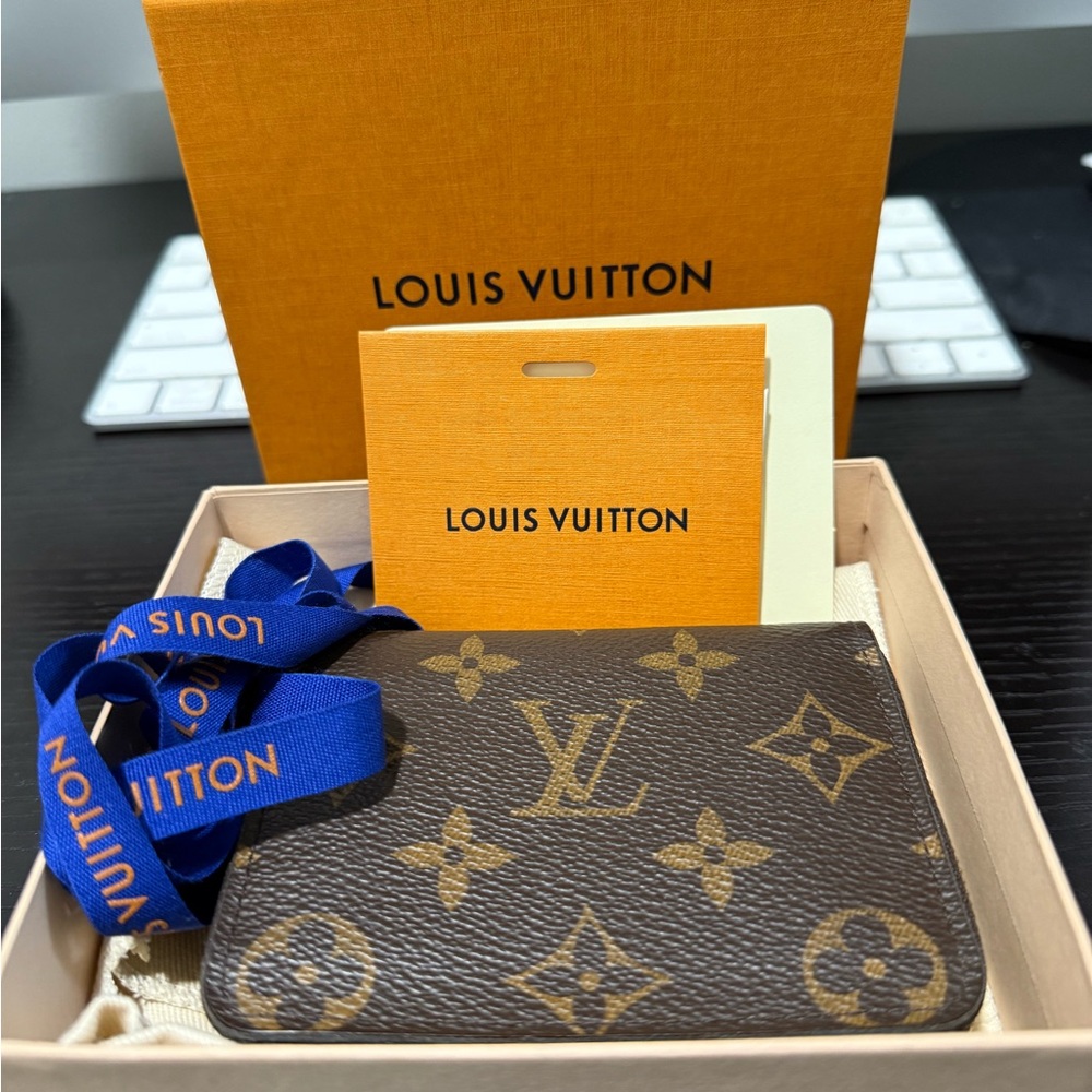 Louis Vuitton Monogram zippy coin purse wallet in Brown and Gold